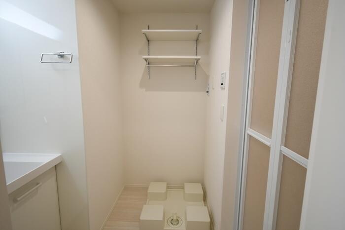 物件内観写真8　(洗濯機置き場)