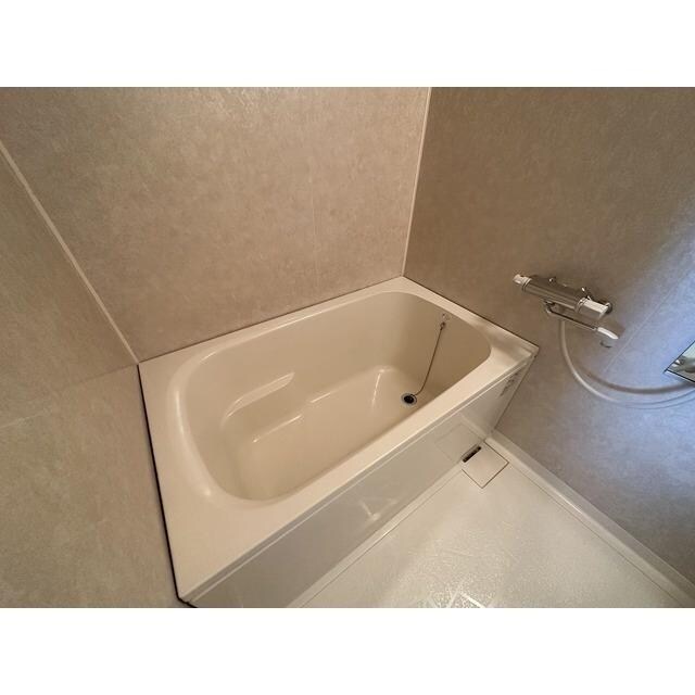 物件内観写真4　(ユニットバス)