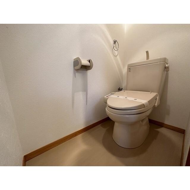 物件内観写真5　(温水洗浄暖房便座)