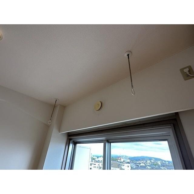 物件内観写真11　(室内物干し)