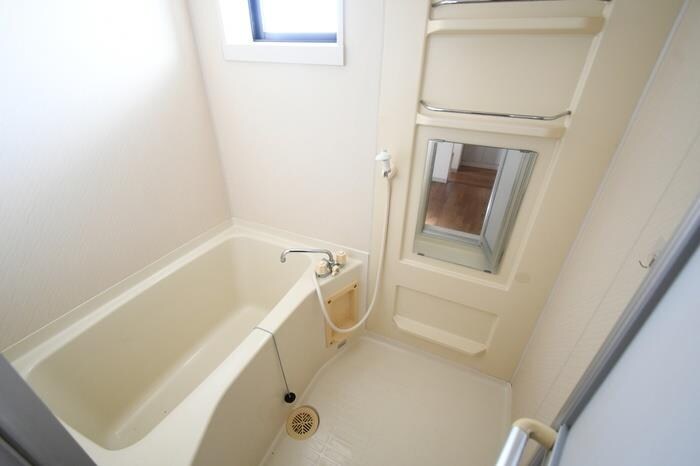 物件内観写真5　(ユニットバス)