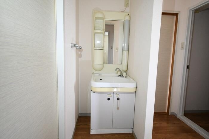 物件内観写真7　(洗面化粧台)