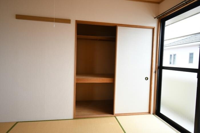 物件内観写真8　(押入)