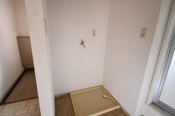 物件内観写真14　(洗濯機置き場)