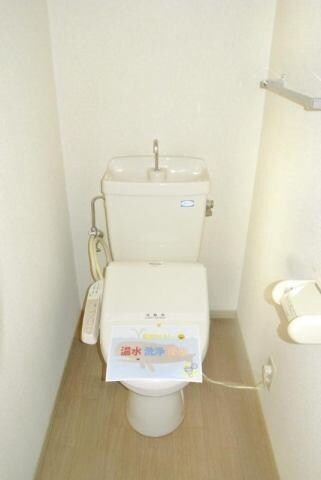 物件内観写真6　(温水洗浄暖房便座)