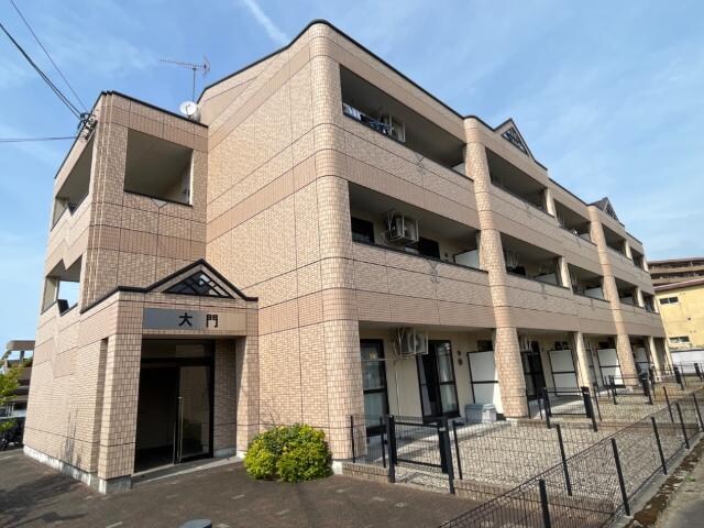 物件外観写真1　(外観写真（昼）)