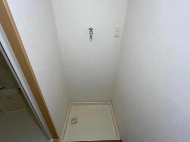 物件内観写真15　(洗濯機置場)