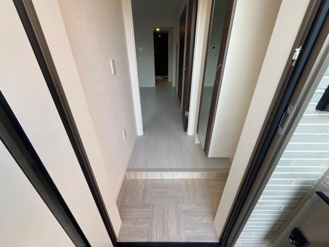 物件内観写真3　(玄関（イメージ）)