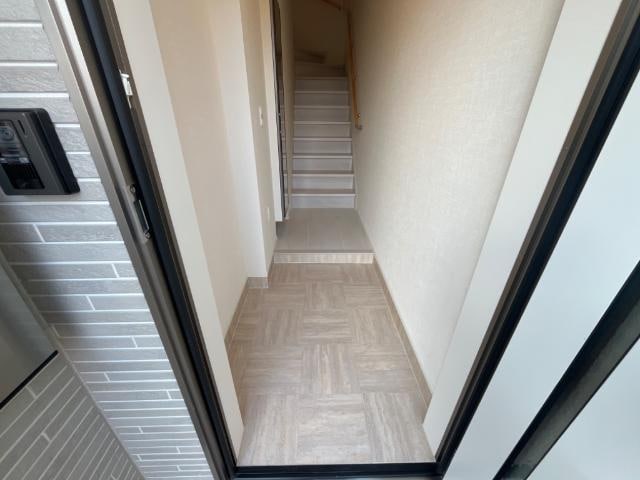 物件内観写真3　(玄関（イメージ）)