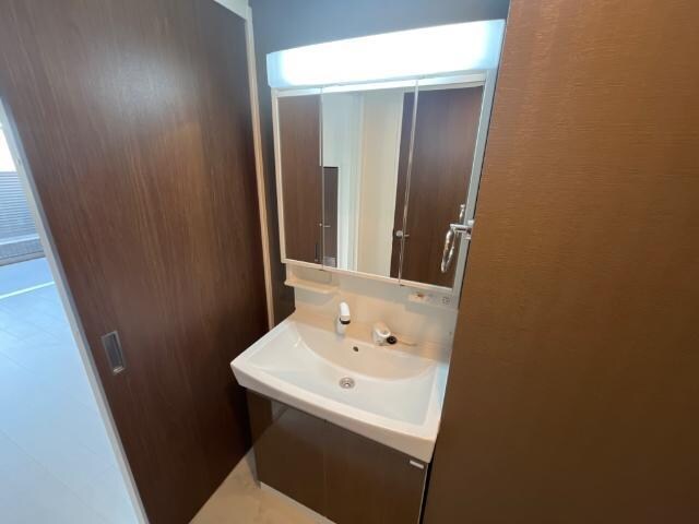 物件内観写真8　(洗髪洗面化粧台（イメージ）)
