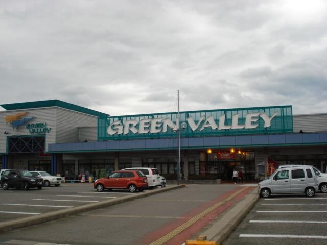 物件外観写真2　(グリーンバレー大沢野まで800ｍ)