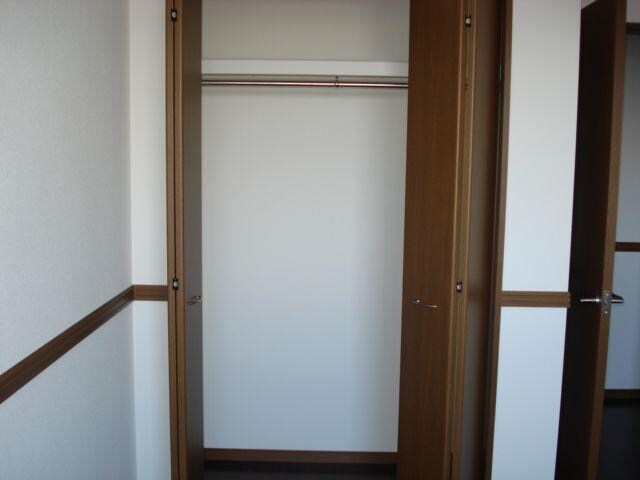 物件内観写真14　(クローゼット)