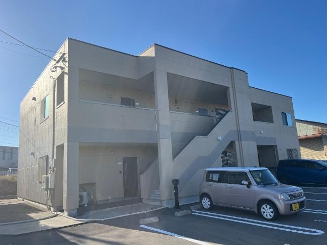 物件外観写真1　(外観写真（昼）)