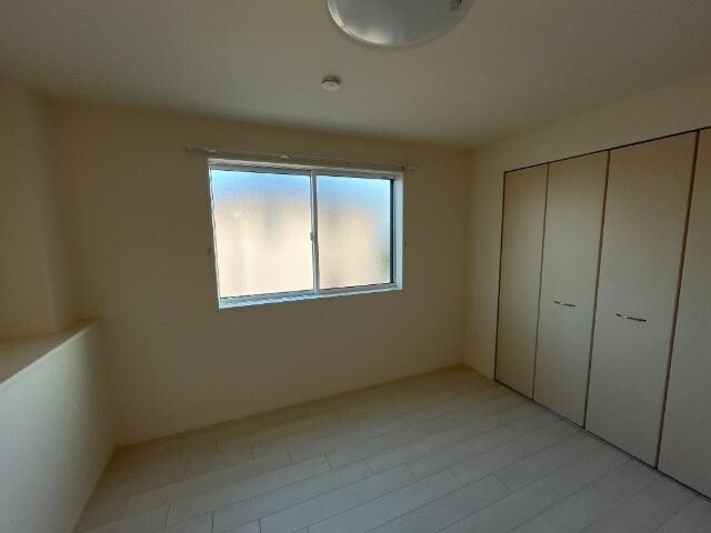 物件内観写真16　(洋室2)