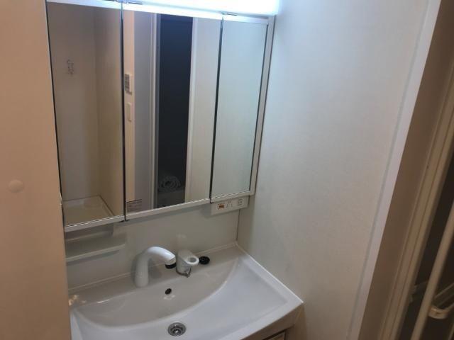 物件内観写真8　(洗面)