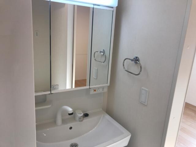 物件内観写真8　(洗面)