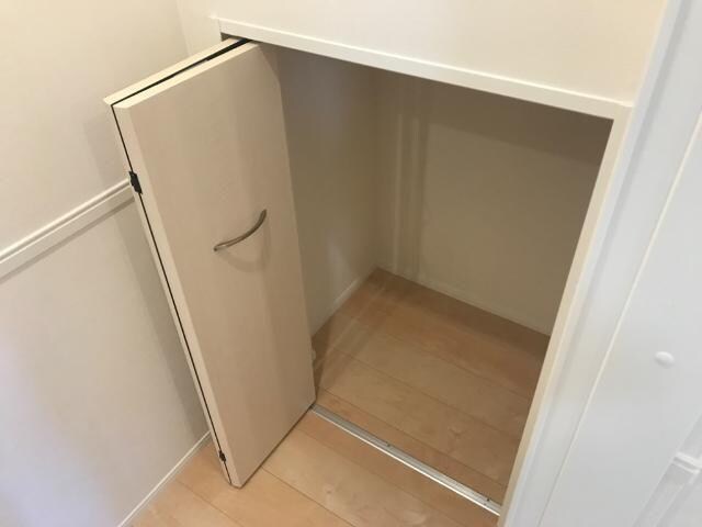物件内観写真13　(収納)