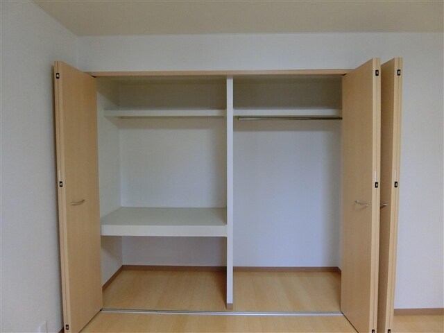 物件内観写真12　(収納)