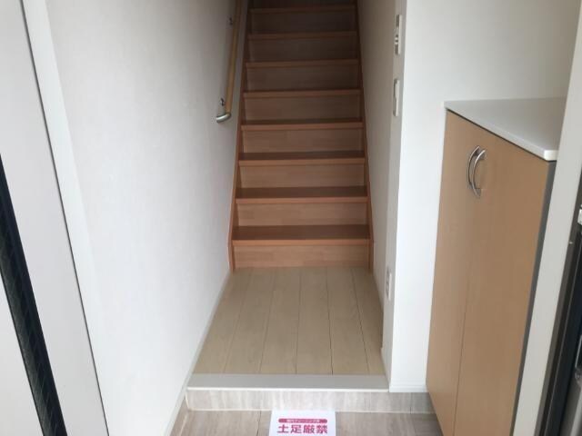 物件内観写真3　(玄関)