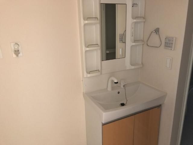 物件内観写真8　(洗面)