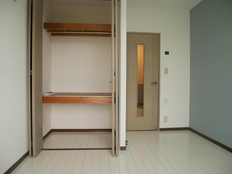 物件内観写真9　(クローゼット)