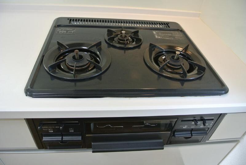 物件内観写真9　(３口コンロ)