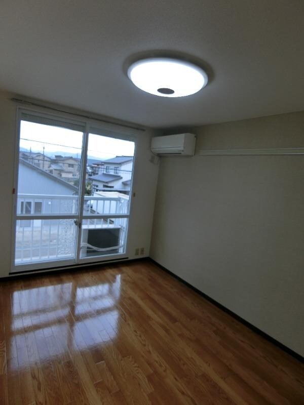 物件内観写真10　(洋室)