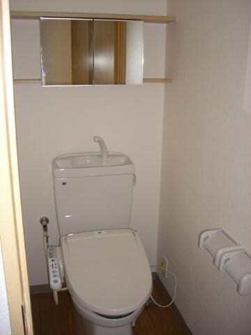 物件内観写真6　(シャワー付トイレ)