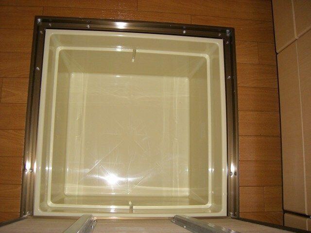 物件内観写真11　(床下収納)