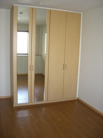 物件内観写真12　(クローゼット)