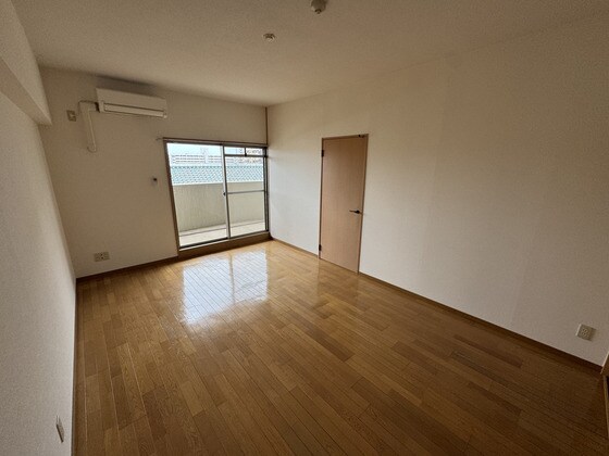 物件内観写真2　(※他号室の写真です)