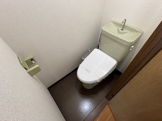 物件内観写真5　(別号室写真です)