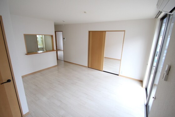 物件内観写真2　(※別号室の写真です。)