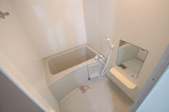 物件内観写真4　(※別号室の写真です。)