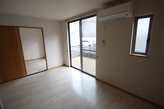 物件内観写真16　(※別号室の写真です。)