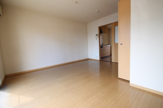 物件内観写真11　(※別号室の写真です。)