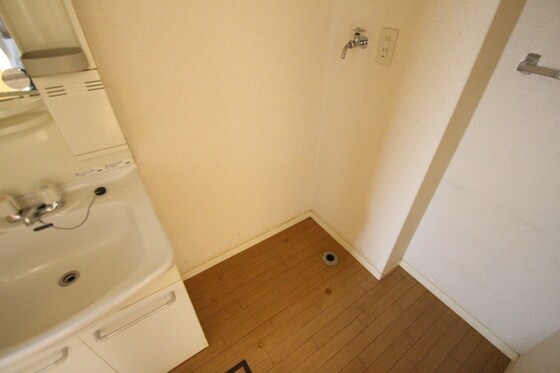 物件内観写真16　(※別号室の写真です。)