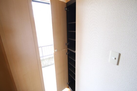 物件内観写真17　(※別号室の写真です。)