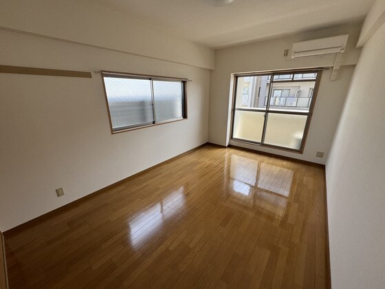 物件内観写真2　(他号室写真です)