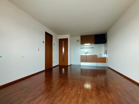 物件内観写真2　(別号室写真)