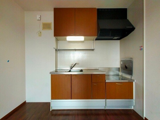 物件内観写真3　(別号室写真)