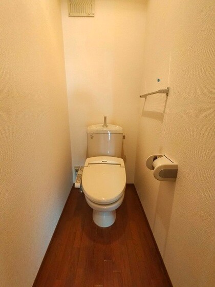 物件内観写真5　(別号室写真)