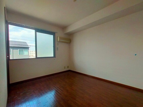 物件内観写真11　(別号室写真)