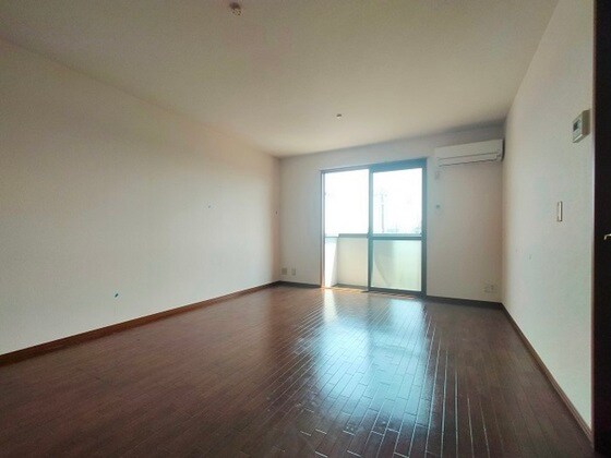 物件内観写真12　(別号室写真)