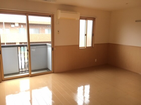 物件内観写真2　(別号室写真です)