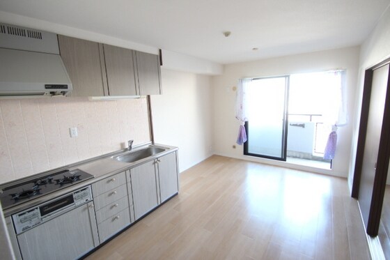 物件内観写真2　(別号室写真です)