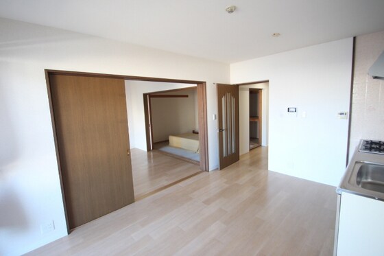 物件内観写真3　(別号室写真です)