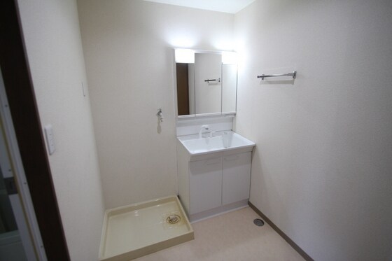 物件内観写真6　(別号室写真です)