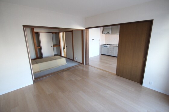 物件内観写真8　(別号室写真です)