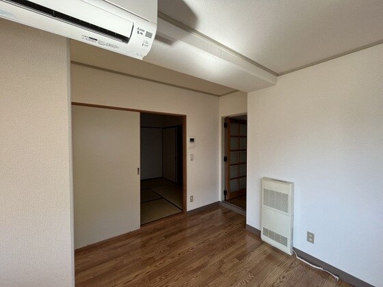 物件内観写真3　(※他号室の写真です)